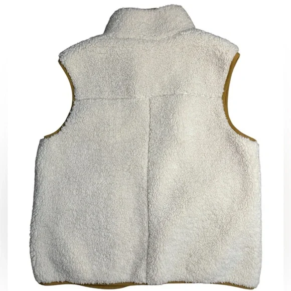 ALTAR’D STATE Women’s Size Small Cream Colored Sherpa Pocketed Vest - Picture 2 of 7
